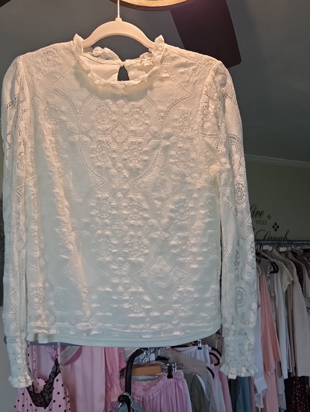 Ultra Pink Cream Lace Long-Sleeve Blouse With Lining